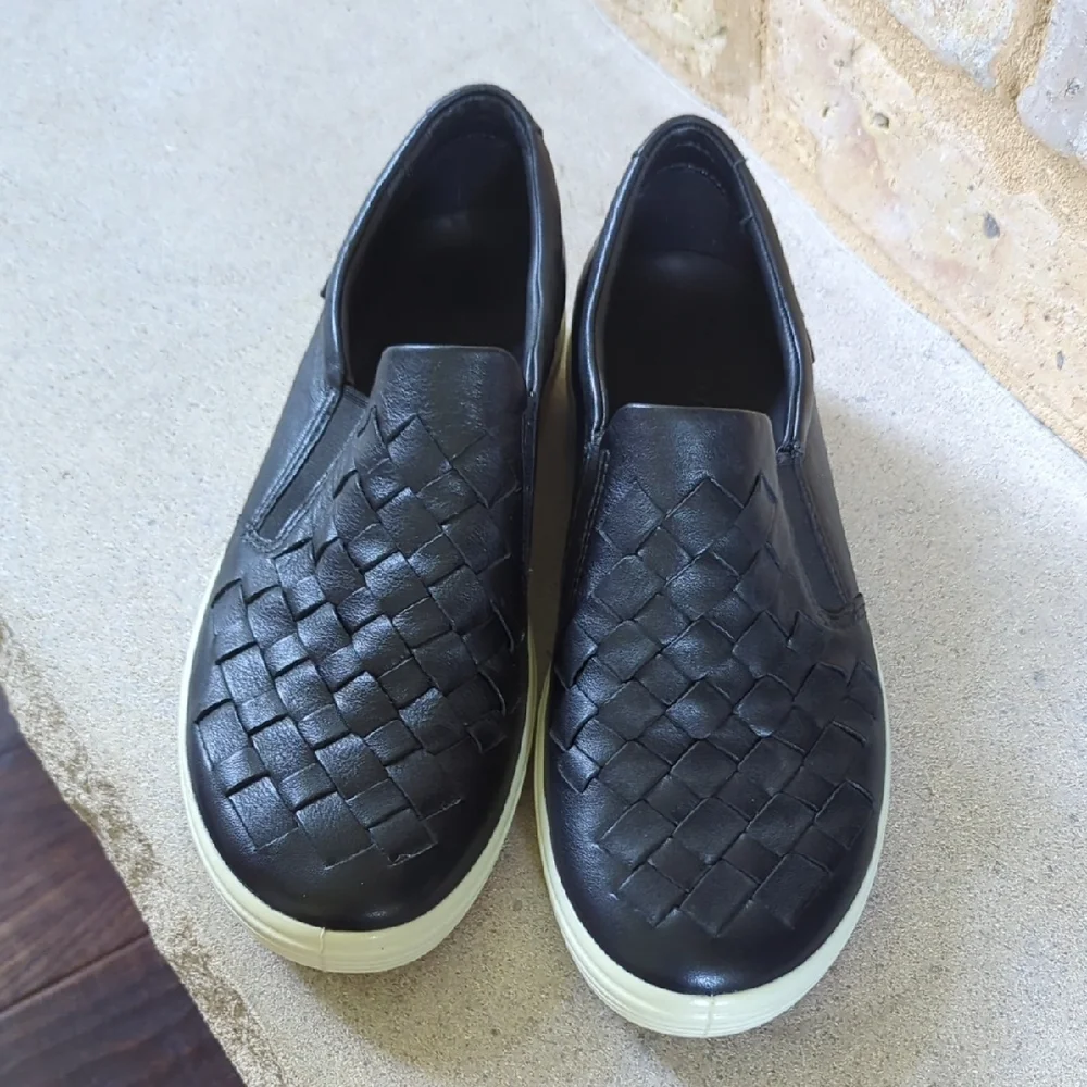 ECCO I  Black Soft 7 Leather Woven Slip-On Sneaker Loafers, 5/36 - Picture 3 of 16